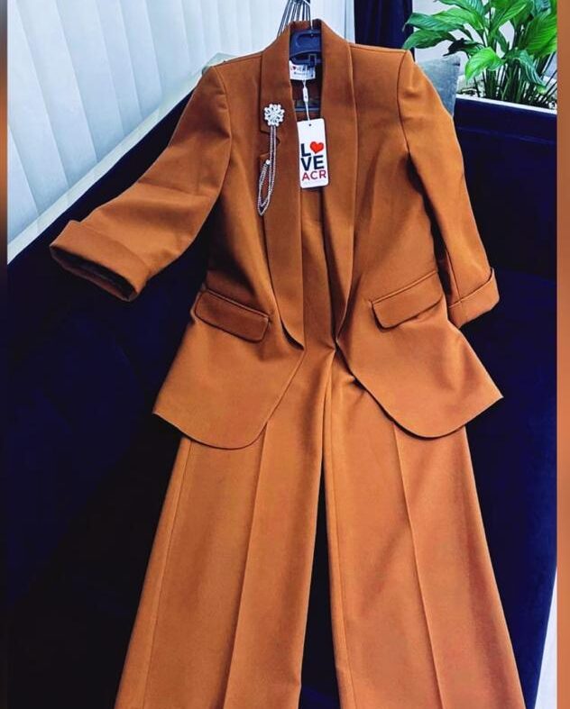 Ensemble Caramel Élégance – Veste 3/4 & Pantalon Palazzo ❌️❌️ÉPUISÉ ❌️❌️