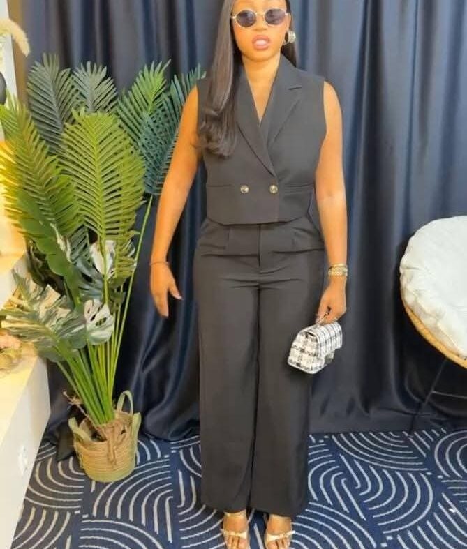 Tailleur femme sans manches – Gilet blazer & pantalon large noir