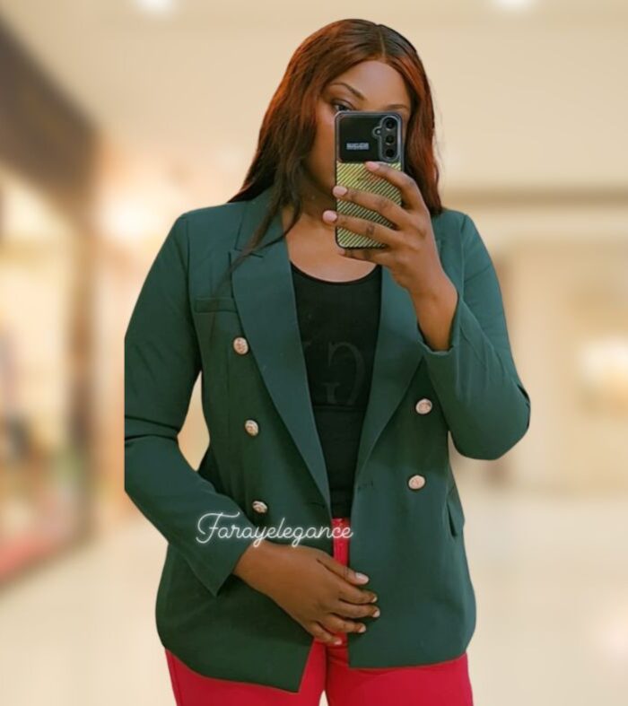 Blazer femme vert émeraude – Double boutonnage doré & coupe structurée